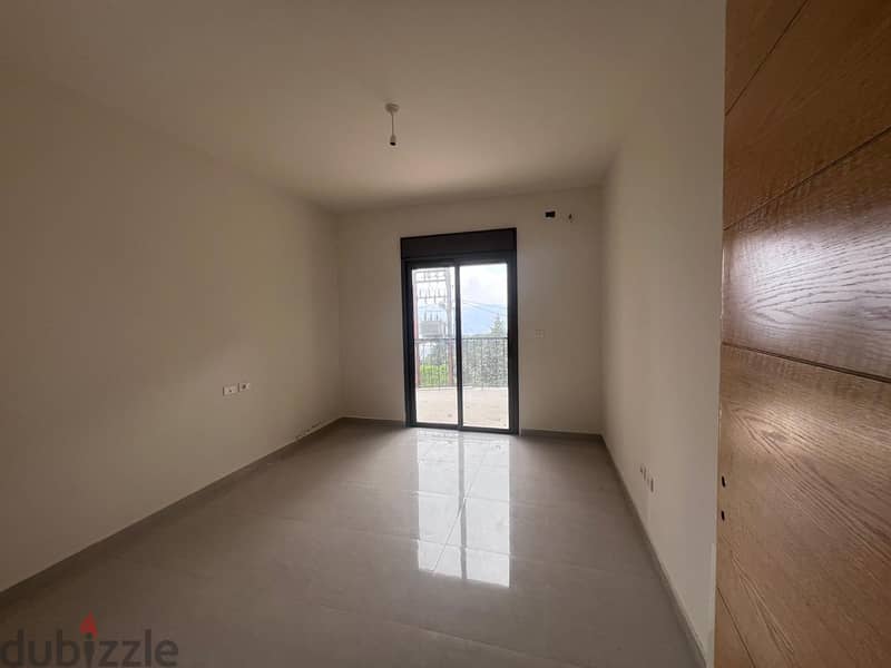 Beautiful Apartment with Terrace For Rent 10