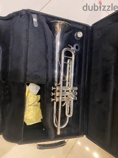 Silver trumpet - like new 1