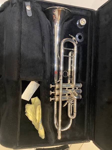 Silver trumpet - like new 2