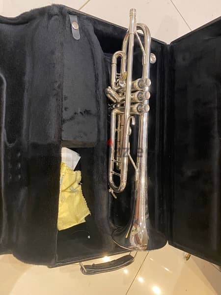 Silver trumpet - like new 3