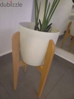 pot with stand 0