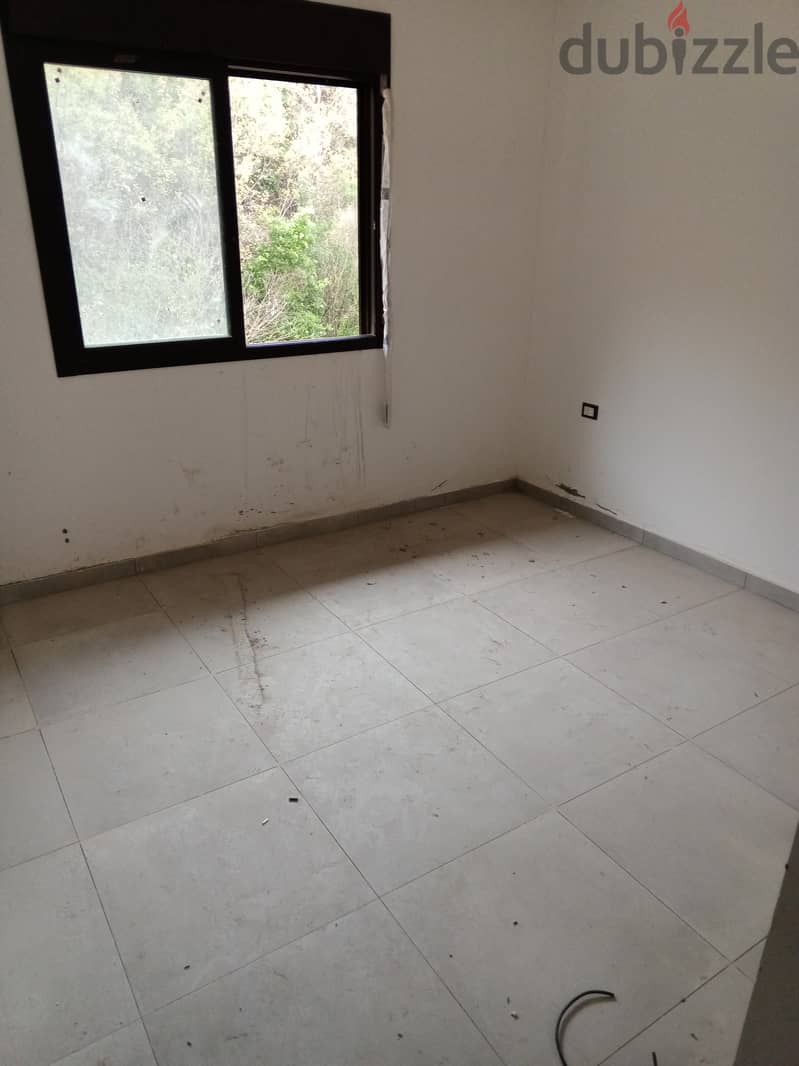 Apartment  for sale in Aatchaneh شقة للبيع في العطشانة 4