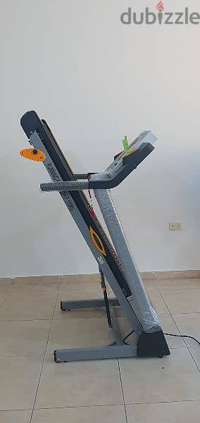 RUNNING 88XI Treadmill 2.25 HP Carry up To 110KG 1