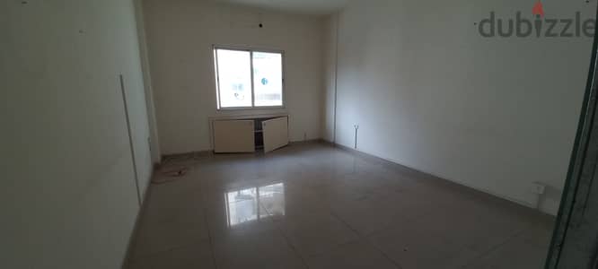 Office in commmercial center in Zalka for rentمكتب في المركز التجاري