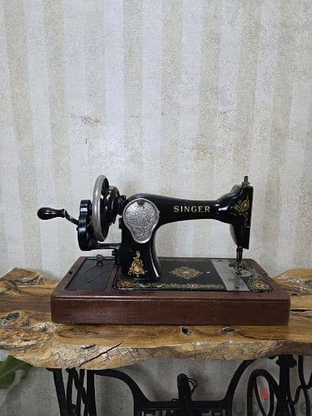 vintage Singer sewing machine 3