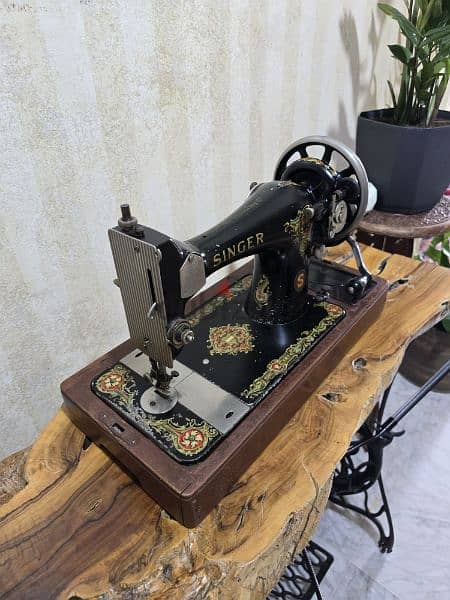 vintage Singer sewing machine 4