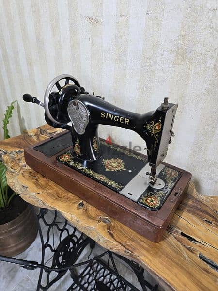 vintage Singer sewing machine 5