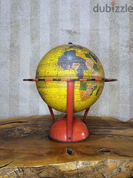 Vintage globe
كرة ارضية انتيك 2