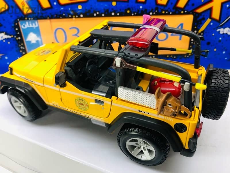 1/18 diecast YELLOW Jeep Wrangler Rubicon With Brush Fire Unit 13