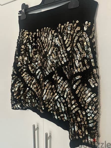 Black Skirt (Zara) - gold sparkles 1