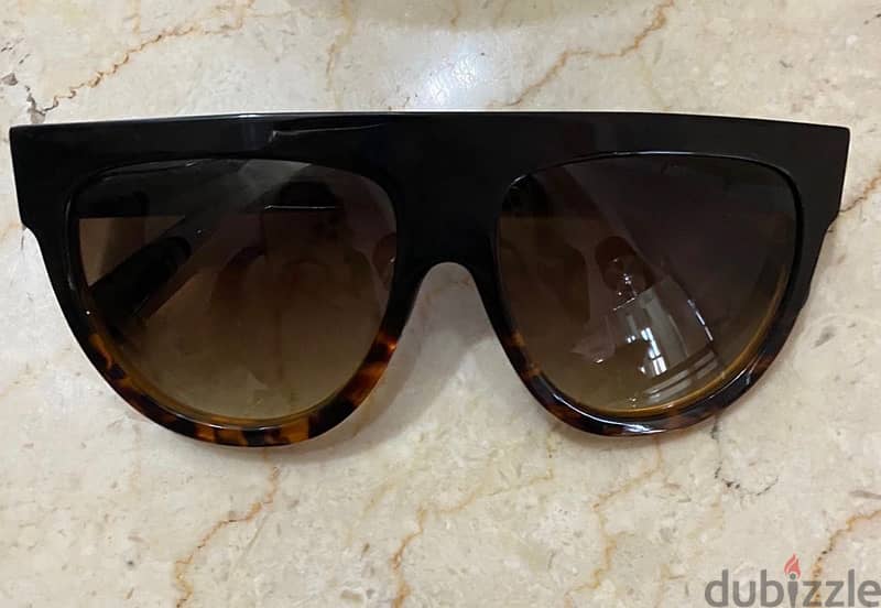 Celine Brand Women’s Sunglasses New Condition Barely Worn 8