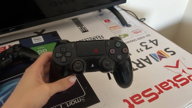 ps4 2 controllers 1