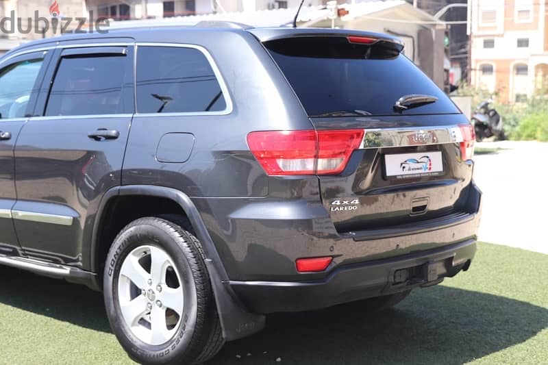 jeep cherokee laredo 2011 112000mill in a very good condition 9
