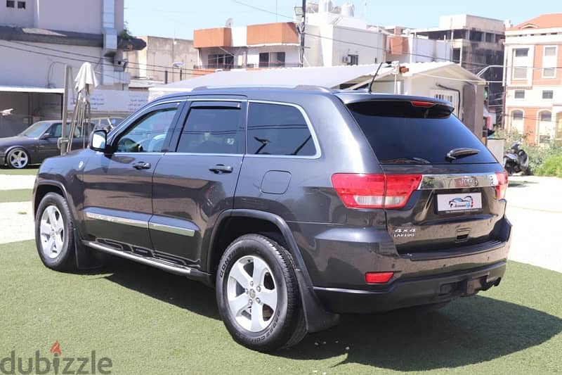 jeep cherokee laredo 2011 112000mill in a very good condition 12