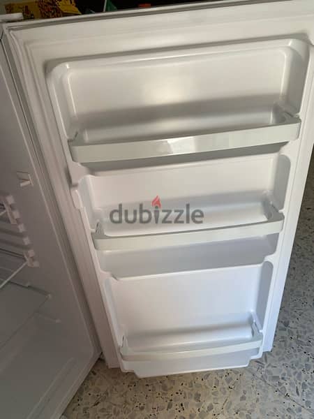 mini fridge new ( used 1 months ) 1