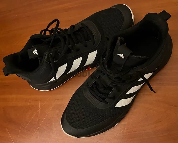 Adidas Basketball shoes Men 7