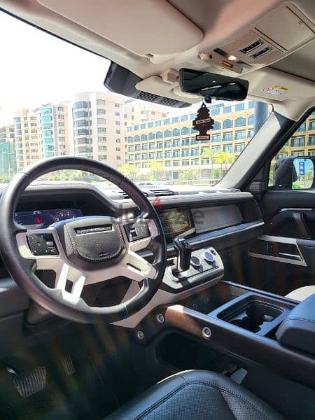Land Rover Defender 2021 7