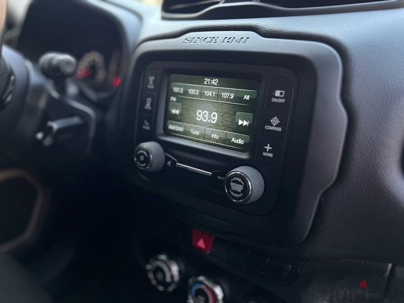 Jeep Renegade 2015 60,000 km 11