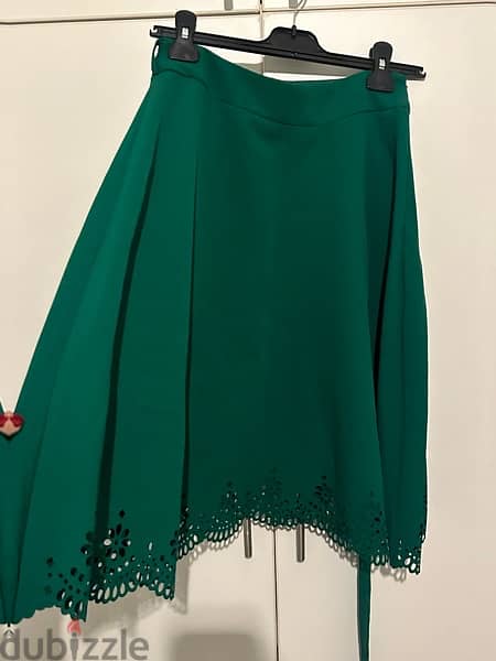green skirt with Belt 1