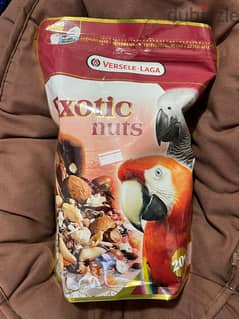 Exotic nuts for birds 0