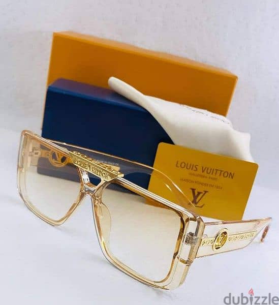 نظارات شمسية كتير مرتبين مع العلبة المرتبة . unisex 1
