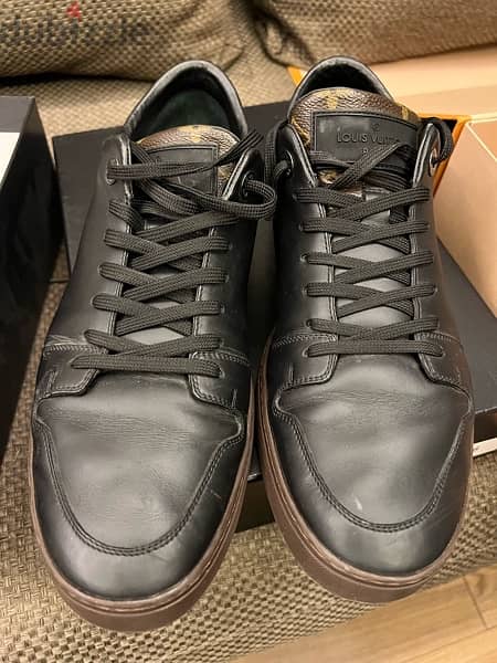 Authentic LV Men Shoes black size 42.5 1