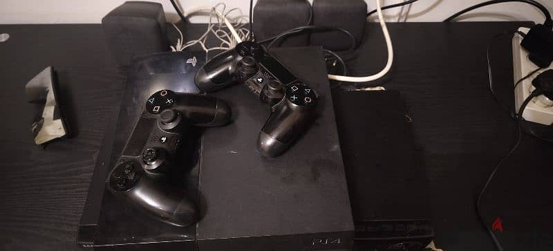 PS4 & 2 controller 1
