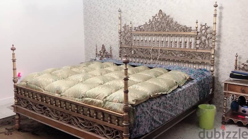 vintage Wood bed room ( 180 bed + 2 commands + 1 hairdresser) 6