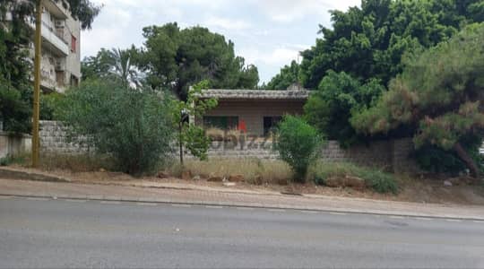 Villa/Traditional House/ Hazmieh / Lisence Available for a Building