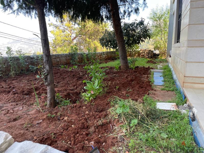 240 SQM apartment with 150 sqm of garden in Kfarahbab 10