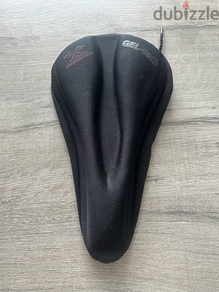 Helmet / Gel Seat / Phone Holder / Cycling Short With Gel Pads 3