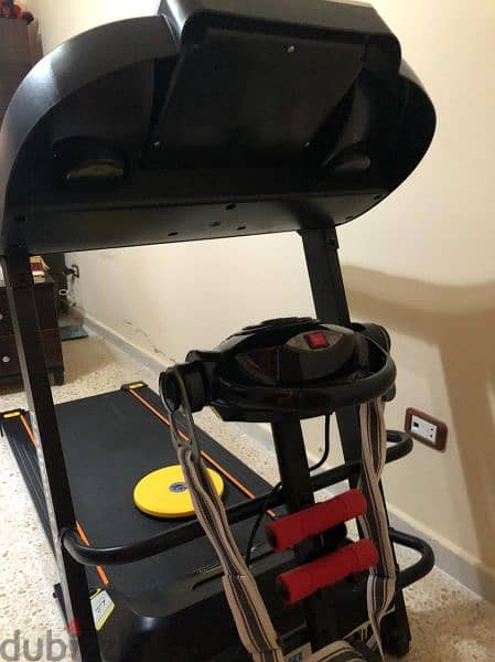 treadmill استعمال بسيط سبب البيع عدم وجود مساحة 4