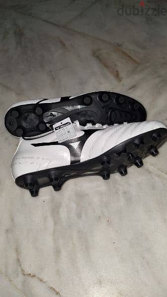 Brand new football shoes. . MONARCIDA from UAE 4