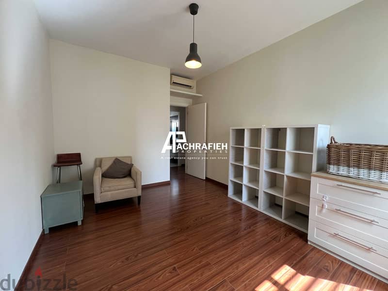 250 Sqm - Apartment For Rent In Achrafieh - شقة للأجار في الأشرفية 14