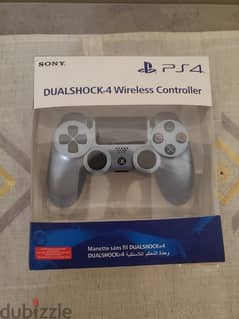 slightly used ps4 controller and very clean