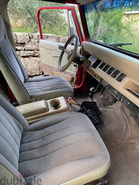 jeep wrangler sahara very clean 7