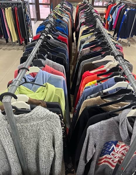 Stock Clothes 1800$/900 pieces Men and Women 2