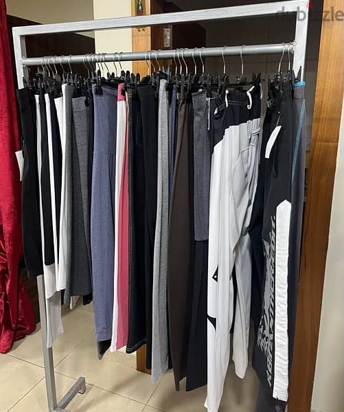 Stock Clothes 3500$/1400 pieces Men and Women 8