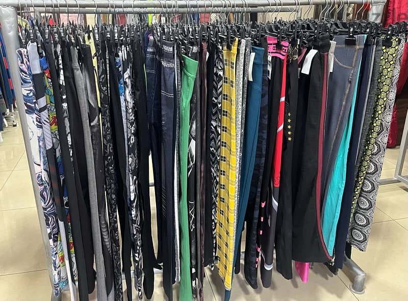 Clothes Stock Men And Women 1800$/900 pieces 6