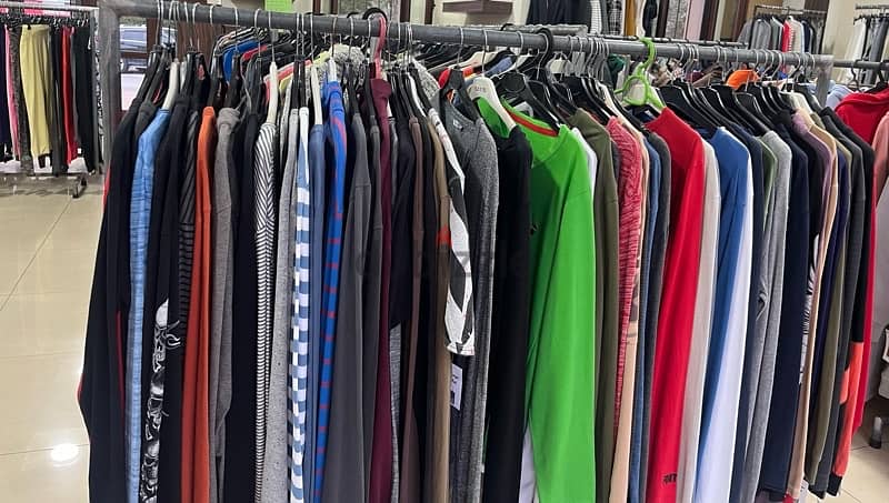 Clothes Stock 3500$/1400 pieces Men and Women. ستوك 2