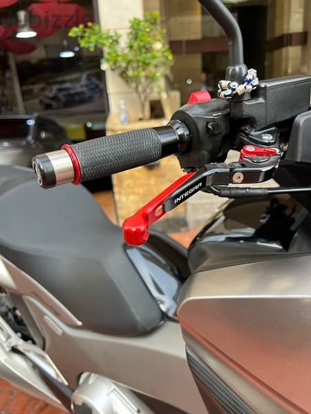 Honda integra 750 cc DCT 9