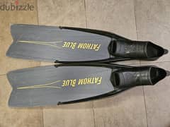 long bi-fin excellent condition. 44 to 46 size 0