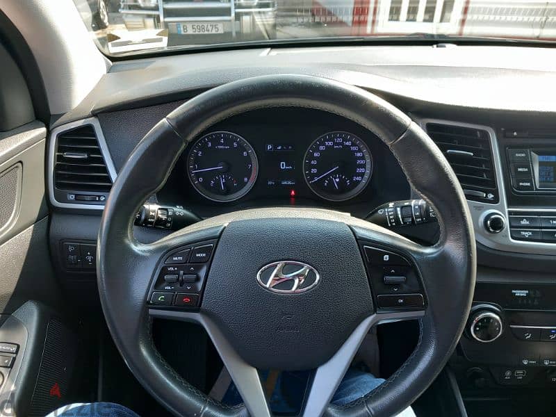 Hyundai Tucson 2018 Excellent Condition 6