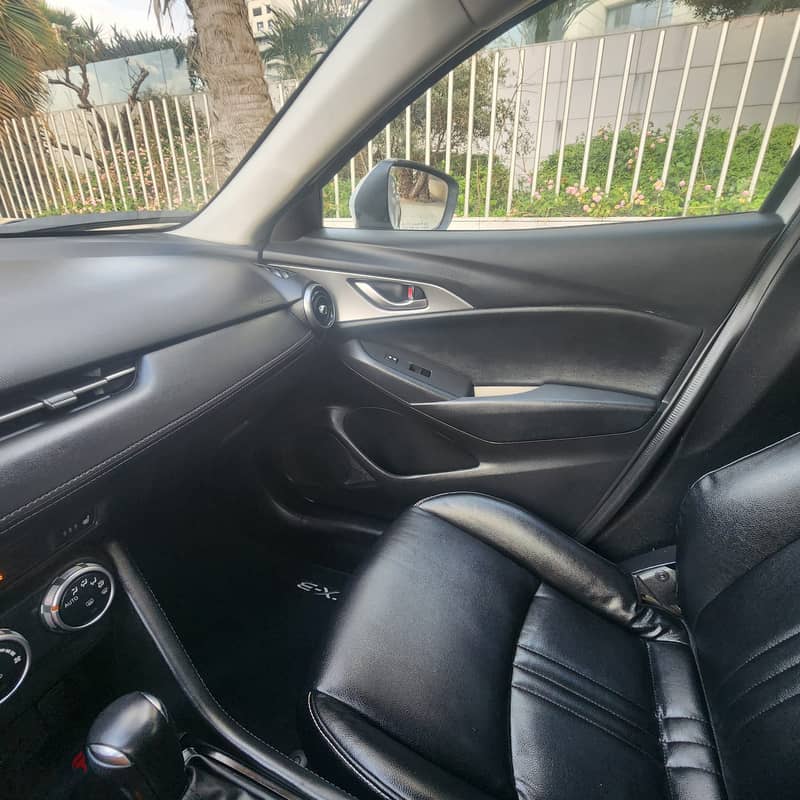 MAZDA CX3 2019 | leather interior | black roof | 33,000km 6