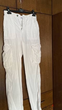 white cargo pants 0