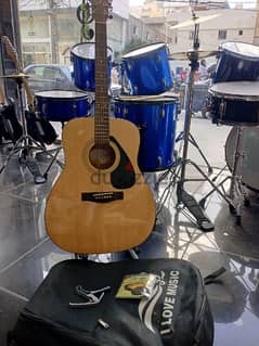 Yamaha acoustic guitar 0