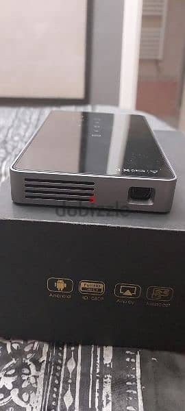 smart Projector. Android system. 1080p. Very good condition 5