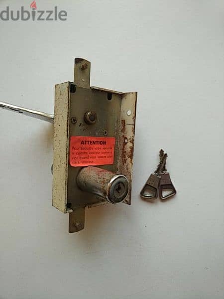 Security lock door - Not Negotiable 1
