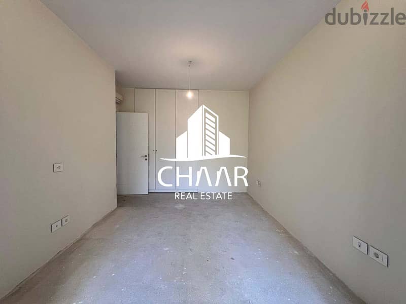 R1850 Office for Sale in Achrafieh 2