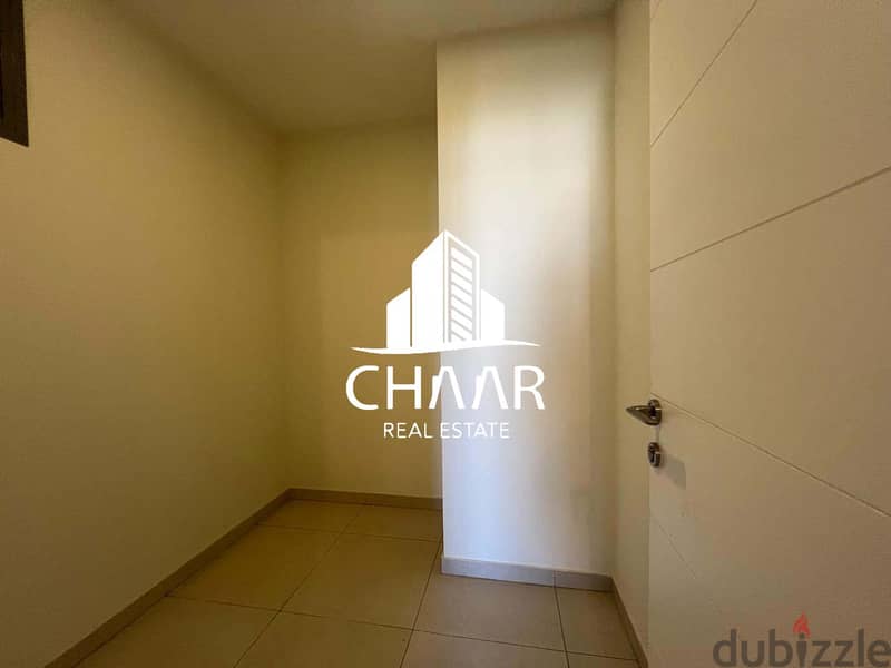 R1850 Office for Sale in Achrafieh 3